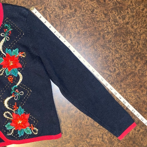 Heirloom International Christmas Collection - size small (petite) - Picture 9 of 9